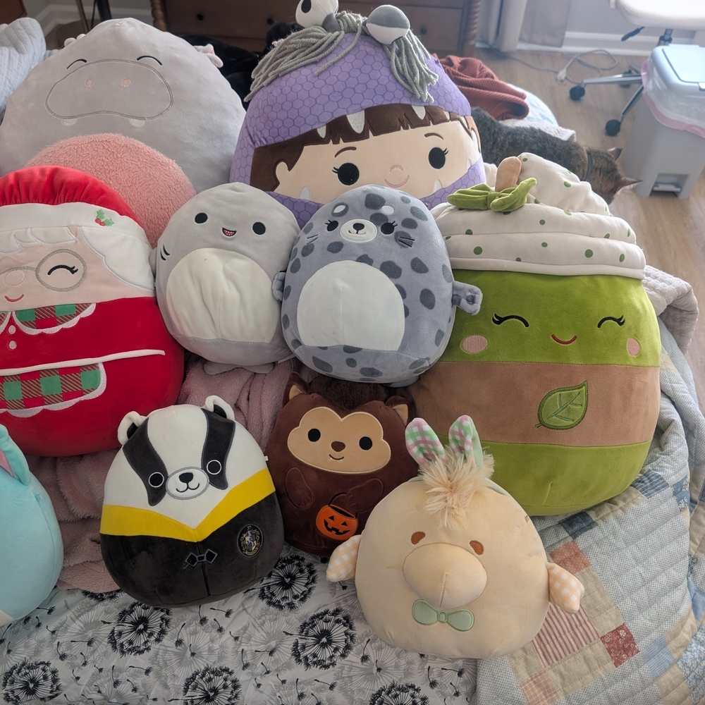Squishmallows Bundle Assorted Colors And Sizes - Picture 3 of 3